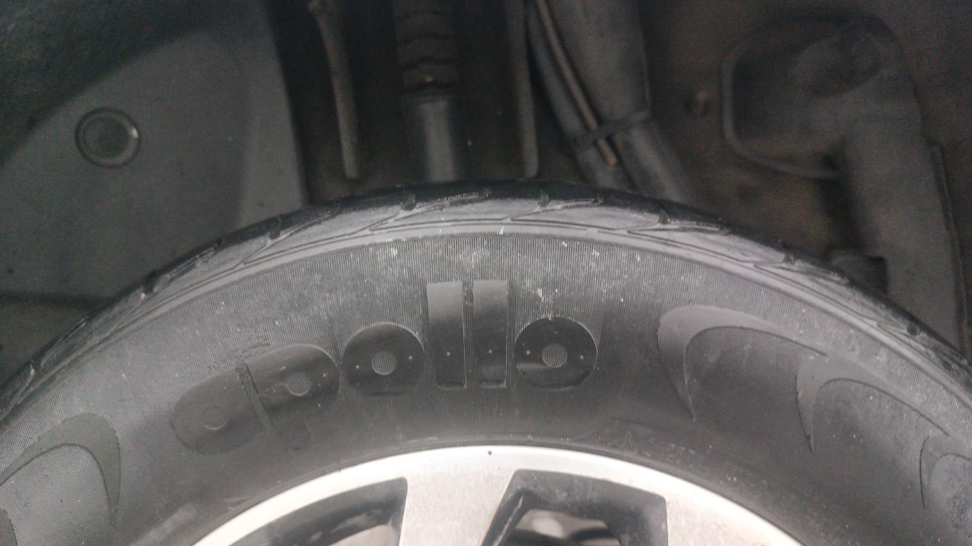 2013 Nissan Terrano XL D PLUS, Diesel, Manual, 1,37,777 km, Right Rear Tyre Tread