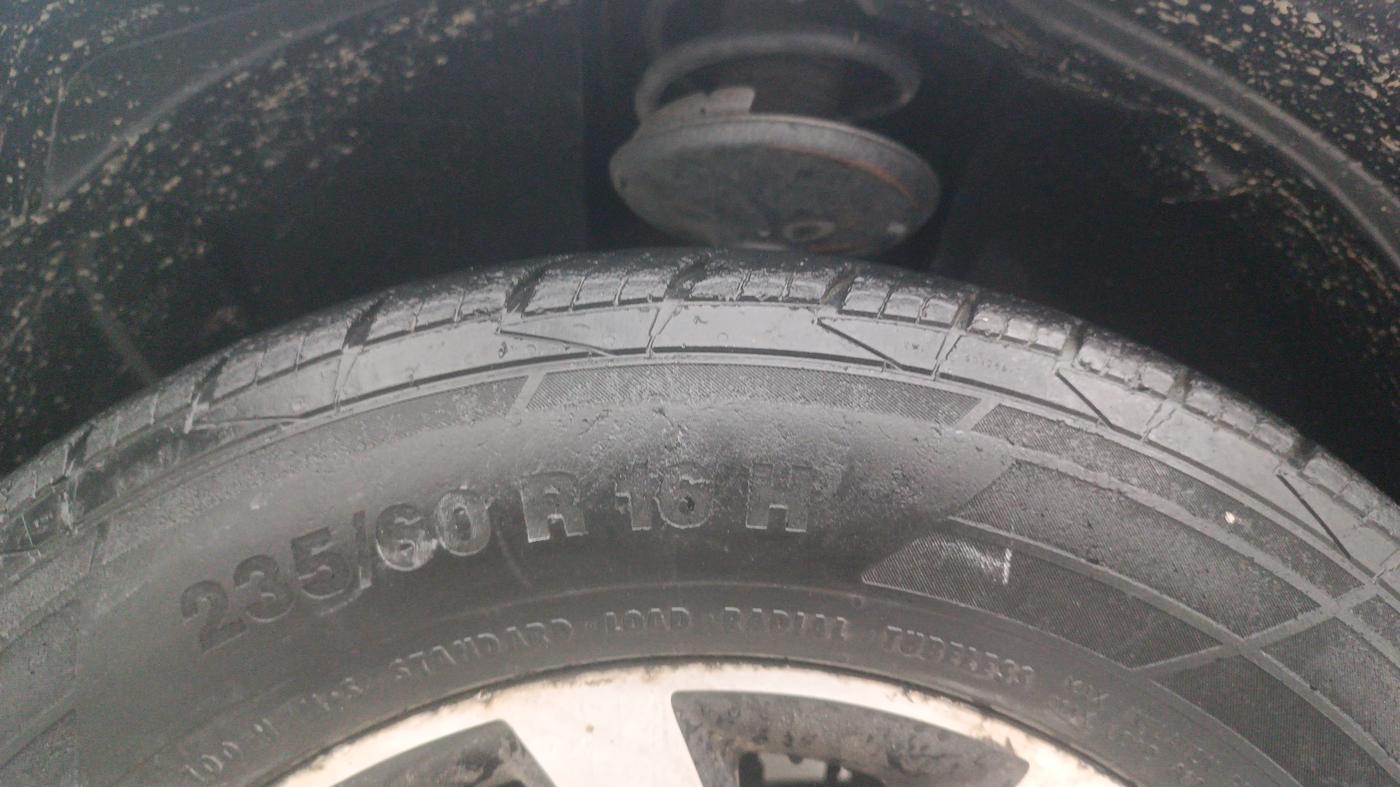 2013 Nissan Terrano XL D PLUS, Diesel, Manual, 1,37,777 km, Left Front Tyre Tread