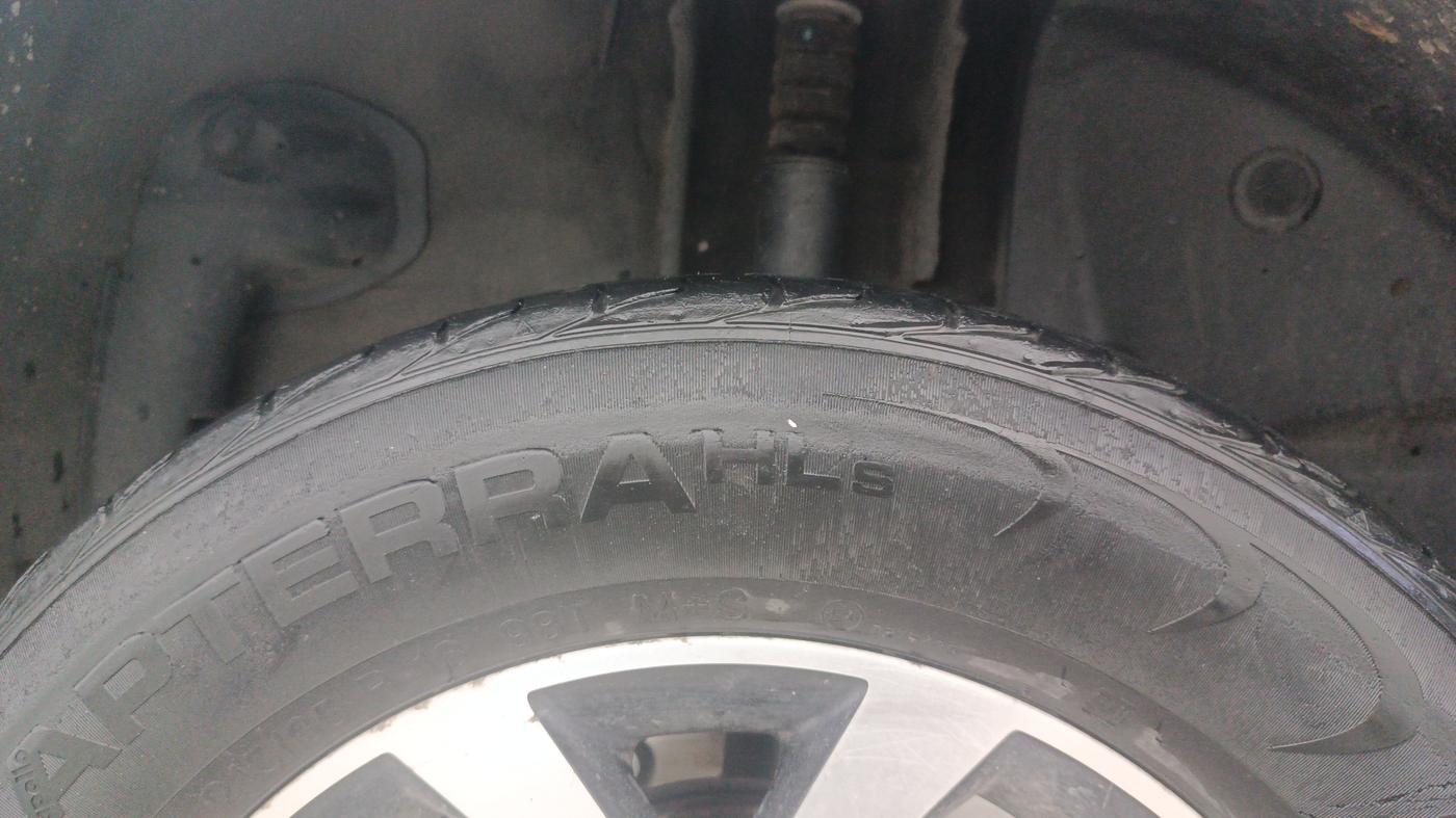 2013 Nissan Terrano XL D PLUS, Diesel, Manual, 1,37,777 km, Left Rear Tyre Tread