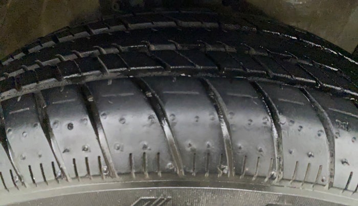 2018 Maruti Celerio VXI CNG OPT, CNG, Manual, 38,334 km, Right Front Tyre Tread