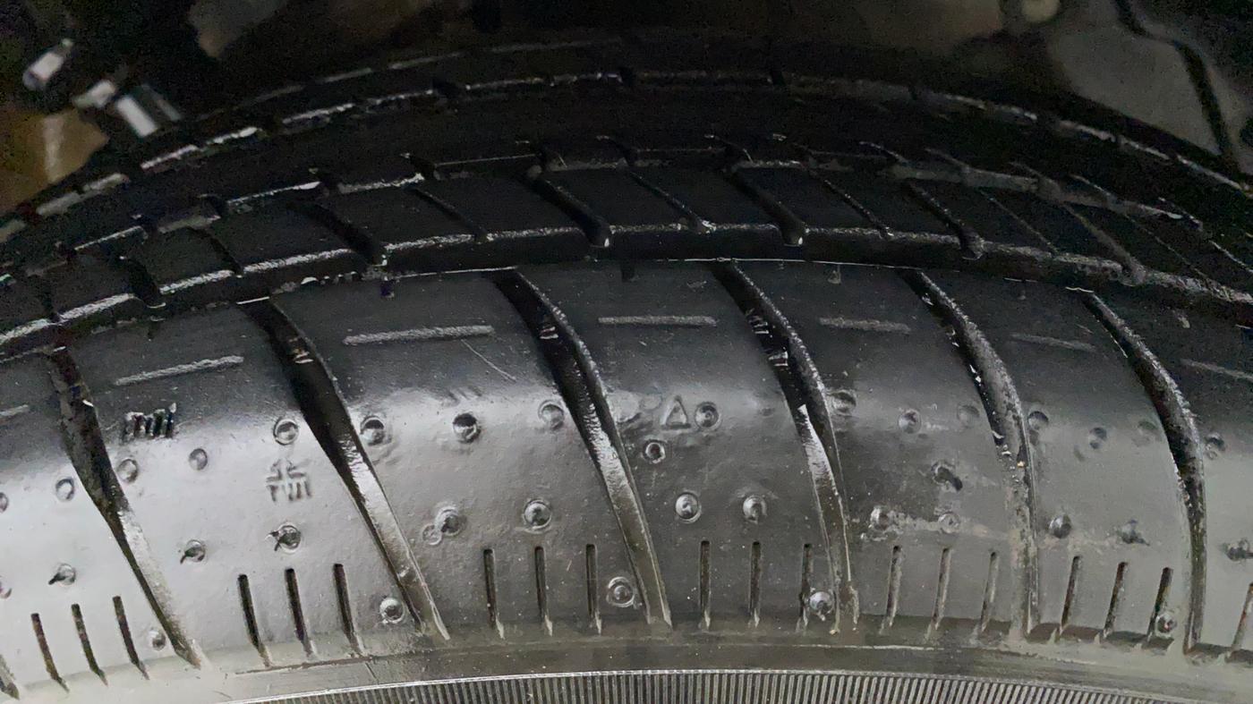 2018 Maruti Celerio VXI CNG OPT, CNG, Manual, 38,334 km, Left Front Tyre Tread
