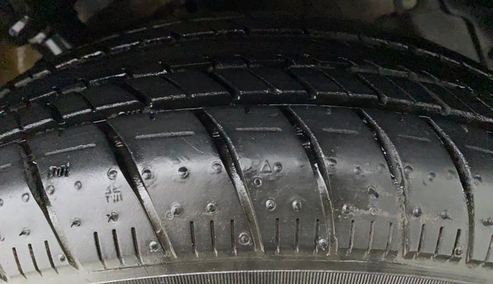 2018 Maruti Celerio VXI CNG OPT, CNG, Manual, 38,334 km, Left Front Tyre Tread
