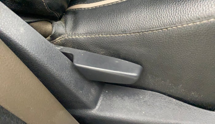 2016 Renault Duster 85 PS RXZ DIESEL, Diesel, Manual, 97,900 km, Driver Side Adjustment Panel