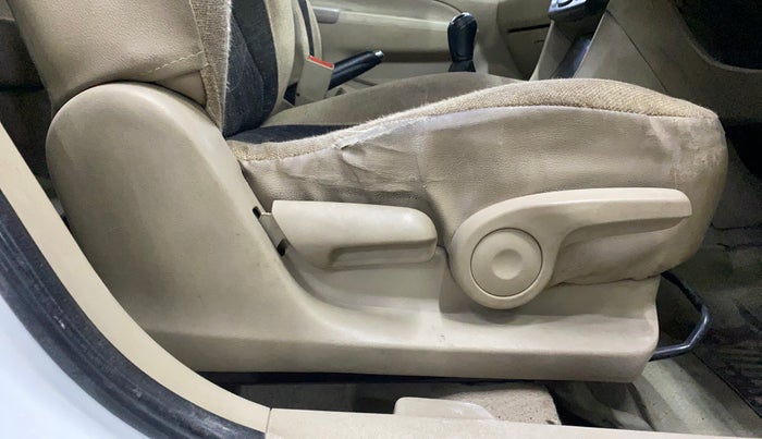 2017 Maruti Ciaz VXI+, Petrol, Manual, 88,397 km, Driver Side Adjustment Panel