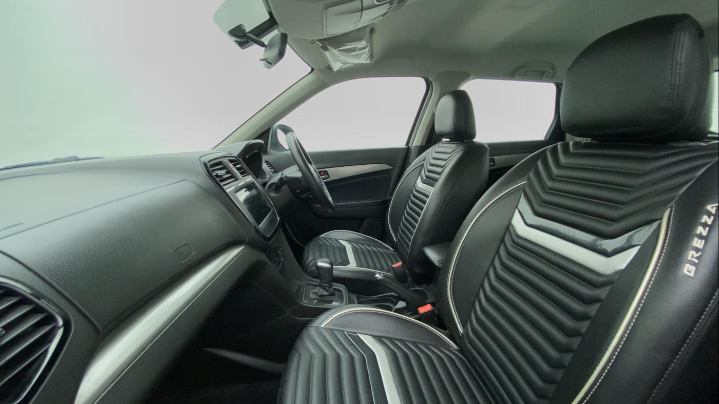 2018 Maruti Vitara Brezza ZDI + AMT, Diesel, Automatic, 42,066 km, Right Side Front Door Cabin