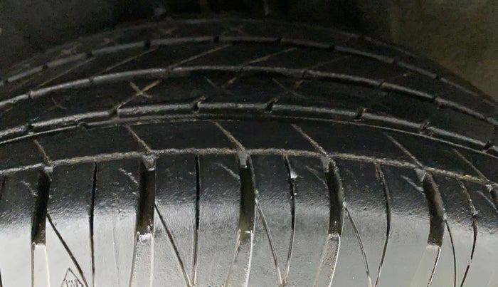 2018 Maruti Vitara Brezza ZDI + AMT, Diesel, Automatic, 42,066 km, Left Rear Tyre Tread