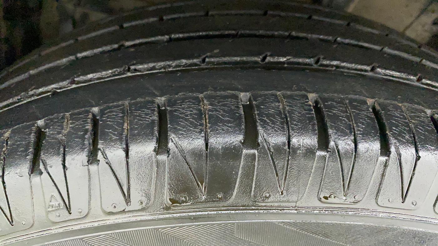 2018 Maruti Vitara Brezza ZDI + AMT, Diesel, Automatic, 42,066 km, Left Front Tyre Tread