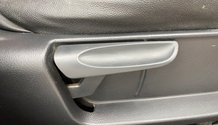 2018 Volkswagen Polo TRENDLINE 1.0L, Petrol, Manual, 53,814 km, Driver Side Adjustment Panel