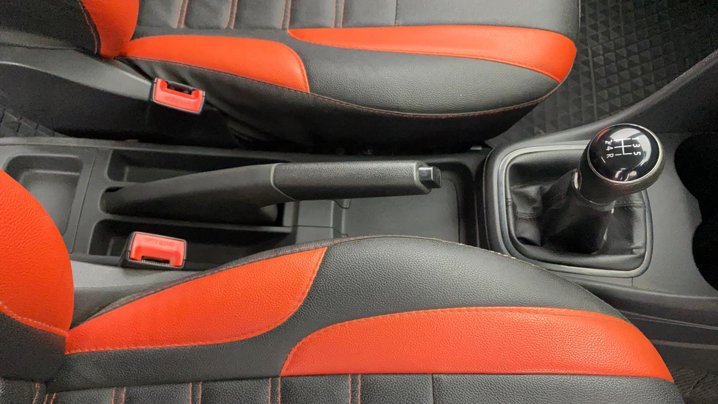 2018 Volkswagen Polo TRENDLINE 1.0L, Petrol, Manual, 53,814 km, Gear Lever