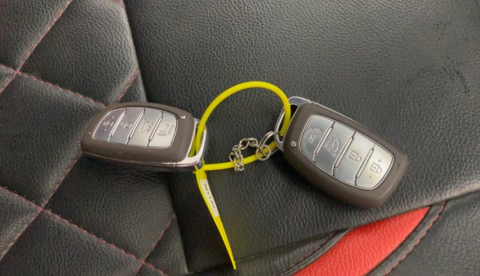 2022 Hyundai NEW I20 ASTA 1.2 MT, Petrol, Manual, 26,568 km, Key Close Up