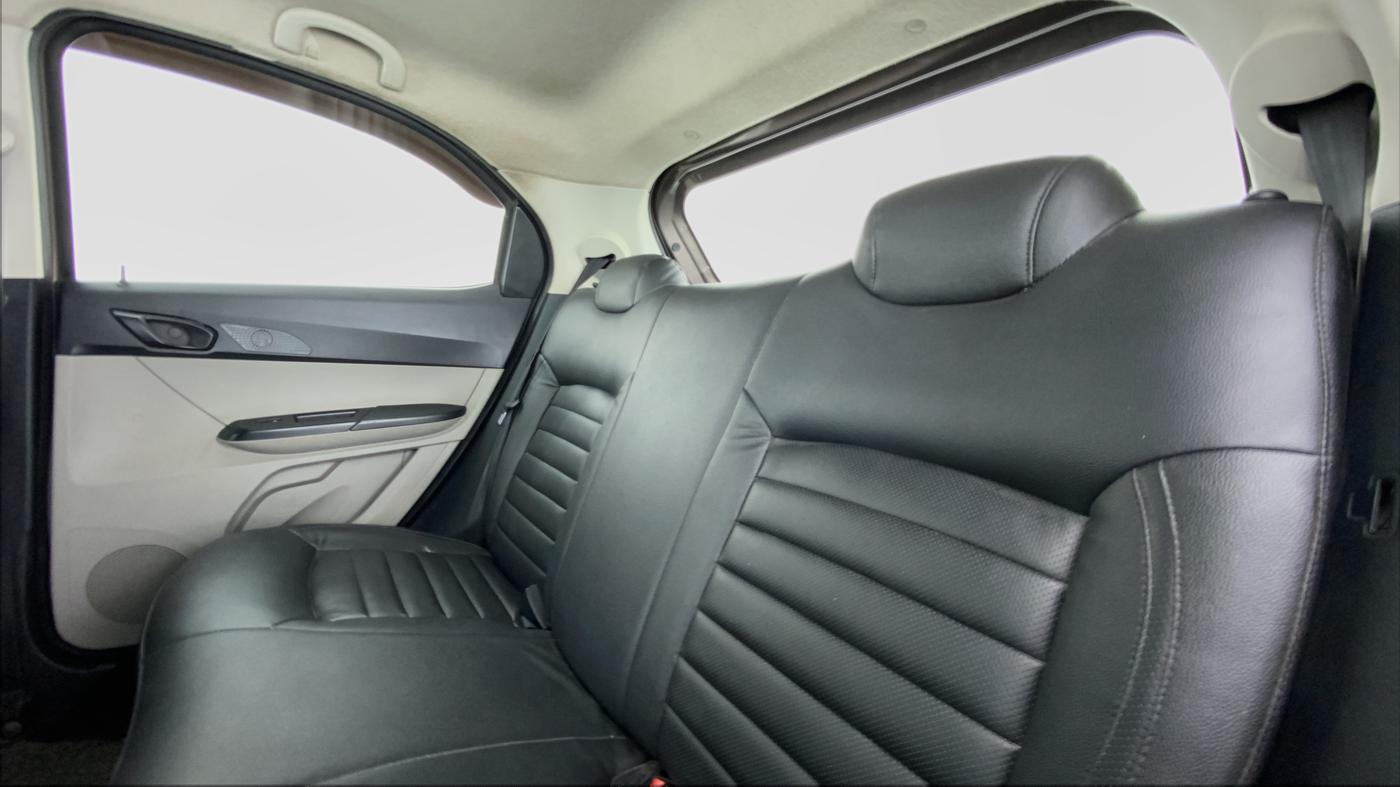 2016 Tata Tiago XT 1.2 REVOTRON, Petrol, Manual, 54,433 km, Right Side Rear Door Cabin
