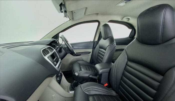 2016 Tata Tiago XT 1.2 REVOTRON, Petrol, Manual, 54,433 km, Right Side Front Door Cabin