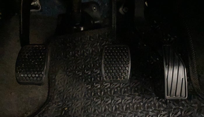 2018 Maruti Alto 800 LXI, Petrol, Manual, 45,398 km, Pedals