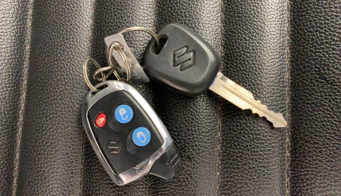 2018 Maruti Alto 800 LXI, Petrol, Manual, 45,398 km, Key Close Up