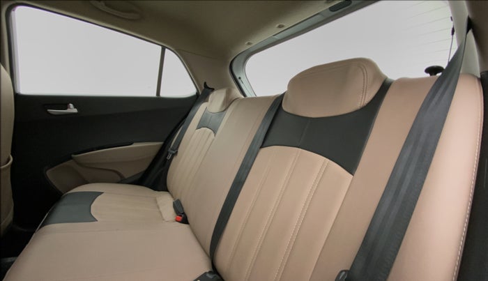 2017 Hyundai Grand i10 SPORTZ AT 1.2 KAPPA VTVT, Petrol, Automatic, 32,375 km, Right Side Rear Door Cabin