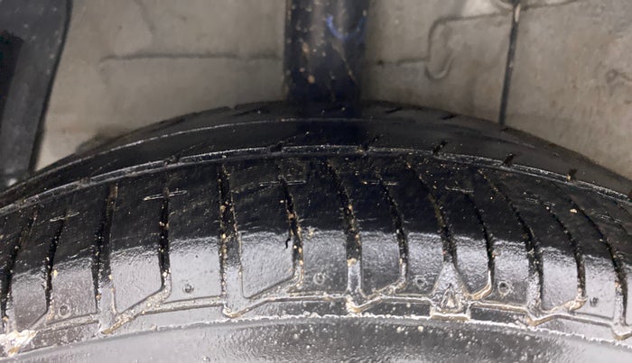 2017 Hyundai Xcent SX 1.2 (O), Petrol, Manual, 24,251 km, Right Rear Tyre Tread