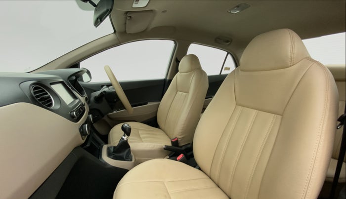 2017 Hyundai Xcent SX 1.2 (O), Petrol, Manual, 24,251 km, Right Side Front Door Cabin