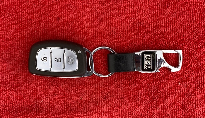 2017 Hyundai Xcent SX 1.2 (O), Petrol, Manual, 24,251 km, Key Close Up