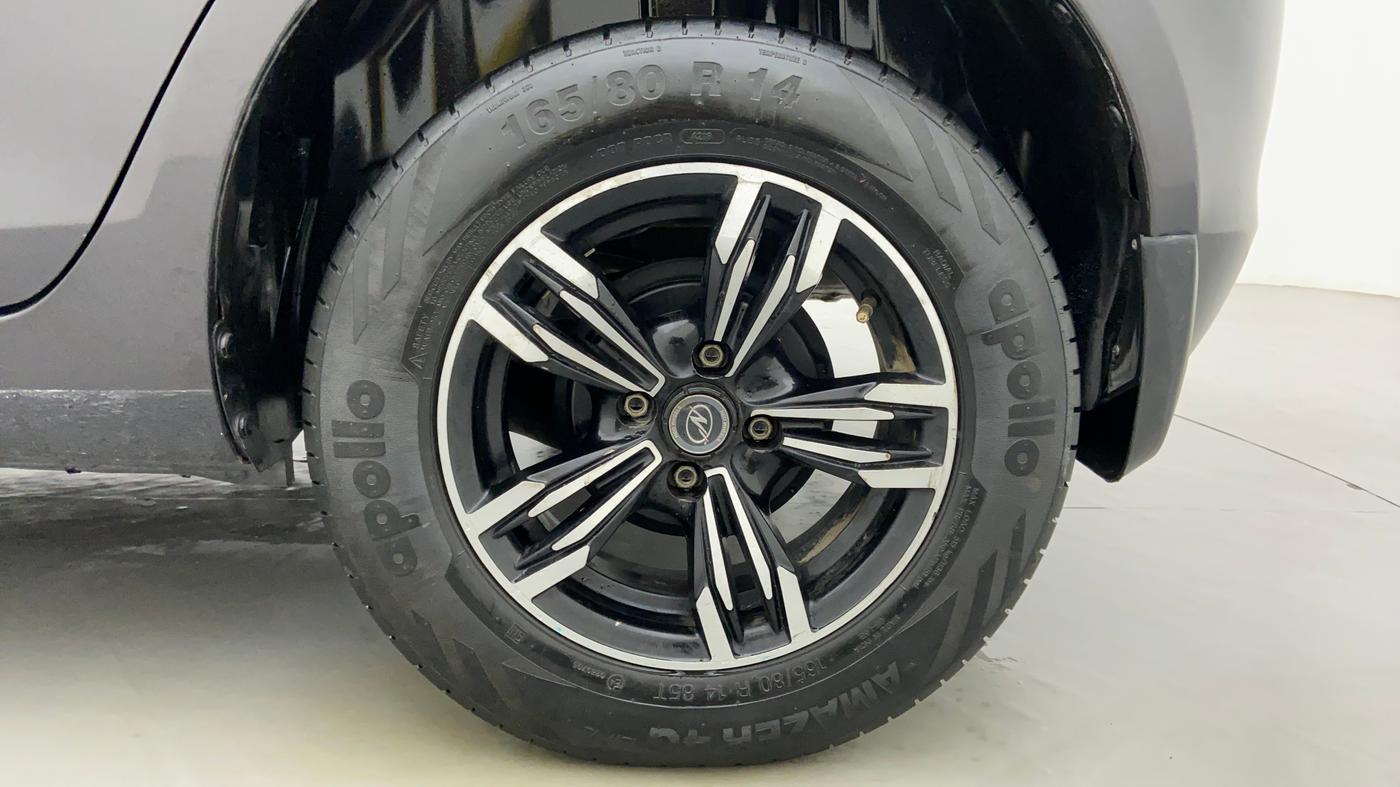 2015 Maruti Swift VXI D, Petrol, Manual, 62,944 km, Left Rear Wheel