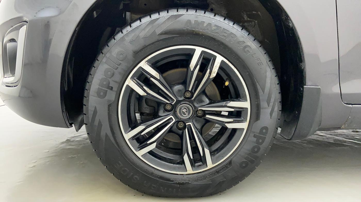 2015 Maruti Swift VXI D, Petrol, Manual, 62,944 km, Left Front Wheel