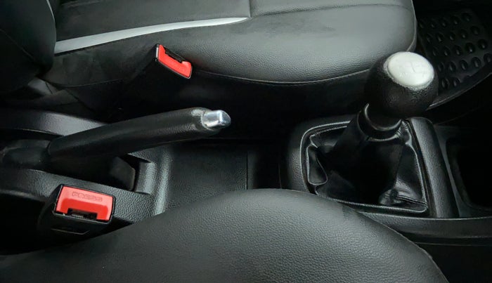 2015 Maruti Swift VXI D, Petrol, Manual, 62,944 km, Gear Lever