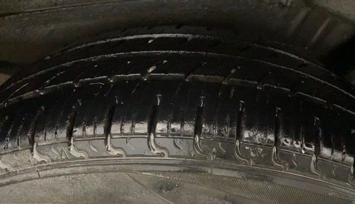 2015 Maruti Wagon R 1.0 VXI, Petrol, Manual, 52,323 km, Left Rear Tyre Tread