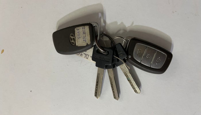 2014 Hyundai Grand i10 SPORTZ 1.2 KAPPA VTVT, Petrol, Manual, 60,821 km, Key Close Up