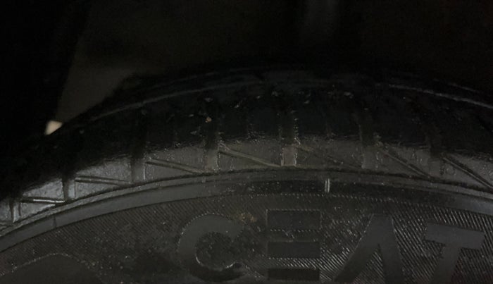 2014 Hyundai Grand i10 SPORTZ 1.2 KAPPA VTVT, Petrol, Manual, 60,821 km, Right Rear Tyre Tread