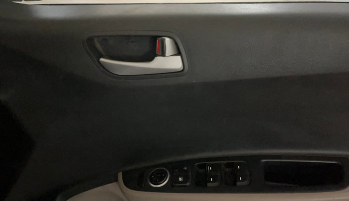 2014 Hyundai Grand i10 SPORTZ 1.2 KAPPA VTVT, Petrol, Manual, 60,821 km, Driver Side Door Panels Control