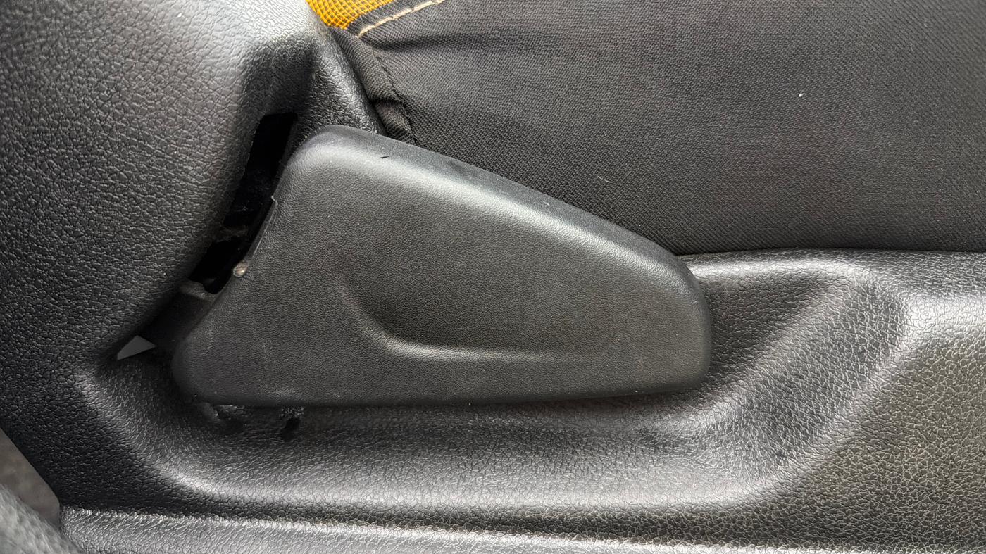 2023 Renault Kwid CLIMBER AMT 1.0, Petrol, Automatic, 35,572 km, Driver Side Adjustment Panel