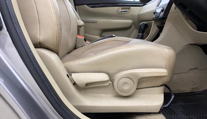 2017 Maruti Ciaz ALPHA  AT 1.4  PETROL, Petrol, Automatic, 79,761 km, Driver Side Adjustment Panel