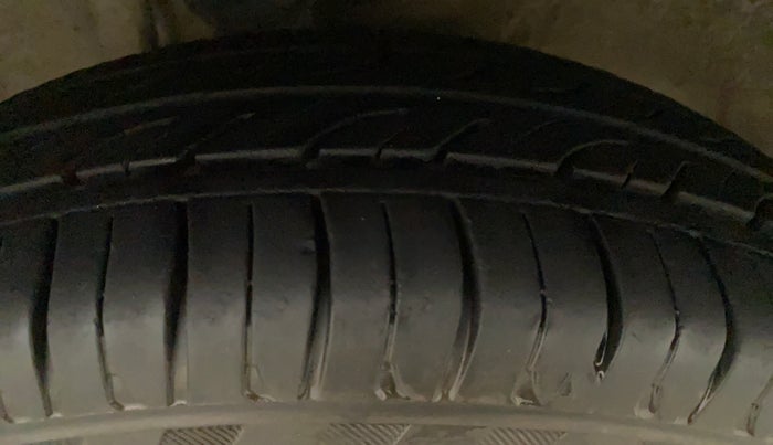 2014 Maruti Alto 800 LXI, Petrol, Manual, 87,613 km, Left Front Tyre Tread