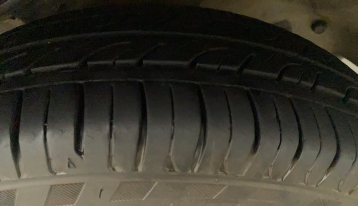 2014 Maruti Alto 800 LXI, Petrol, Manual, 87,613 km, Left Rear Tyre Tread