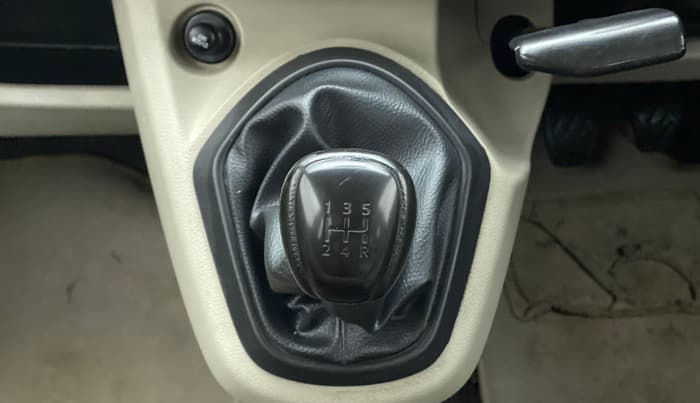 2018 Datsun Go T, Petrol, Manual, 69,075 km, Gear Lever