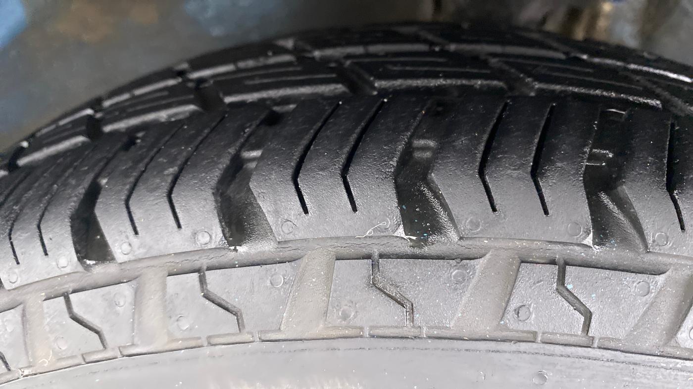 2018 Maruti Alto 800 LXI OPT, Petrol, Manual, 21,128 km, Left Front Tyre Tread