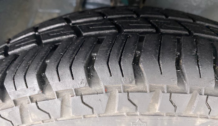 2018 Maruti Alto 800 LXI OPT, Petrol, Manual, 21,128 km, Right Front Tyre Tread