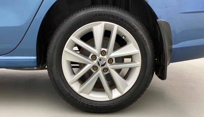 2017 Skoda Rapid 1.6 MPI STYLE AT, Petrol, Automatic, 63,005 km, Left Rear Wheel