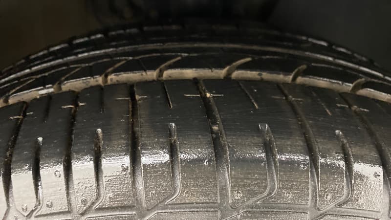 2017 Skoda Rapid 1.6 MPI STYLE AT, Petrol, Automatic, 63,005 km, Right Front Tyre Tread