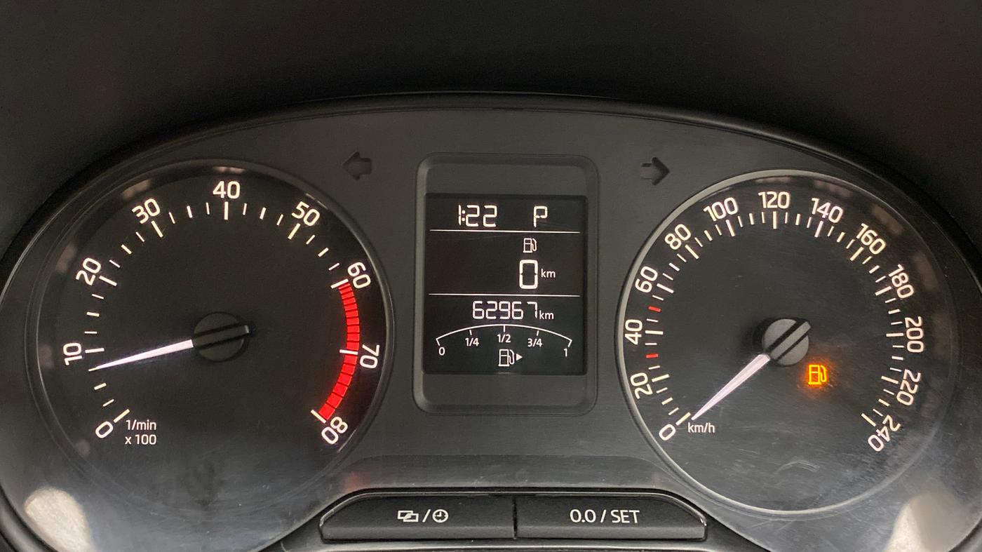 2017 Skoda Rapid 1.6 MPI STYLE AT, Petrol, Automatic, 63,005 km, Odometer Image