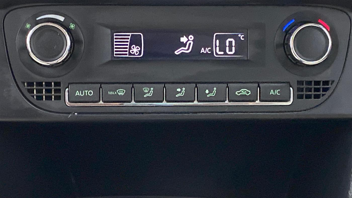 2017 Skoda Rapid 1.6 MPI STYLE AT, Petrol, Automatic, 63,005 km, Automatic Climate Control