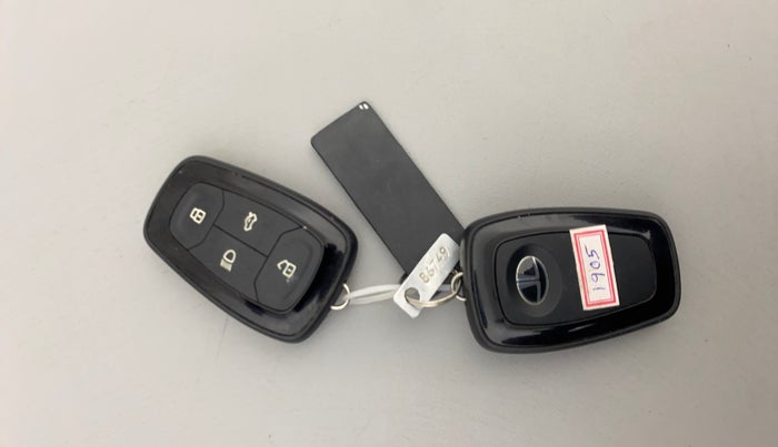 2021 Tata ALTROZ XT PETROL, Petrol, Manual, 23,705 km, Key Close Up