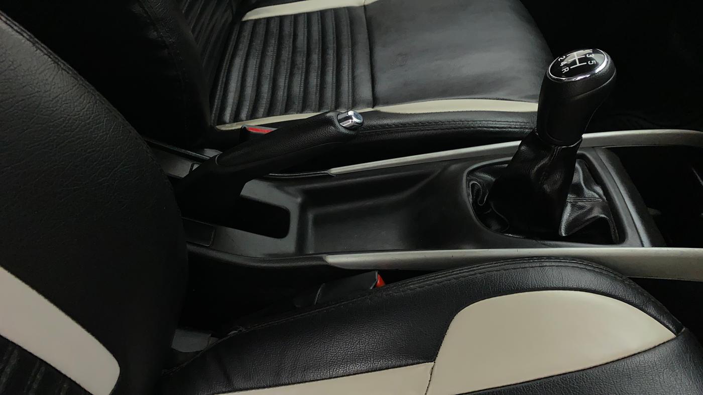 2016 Maruti Baleno DELTA PETROL 1.2, Petrol, Manual, 93,885 km, Gear Lever