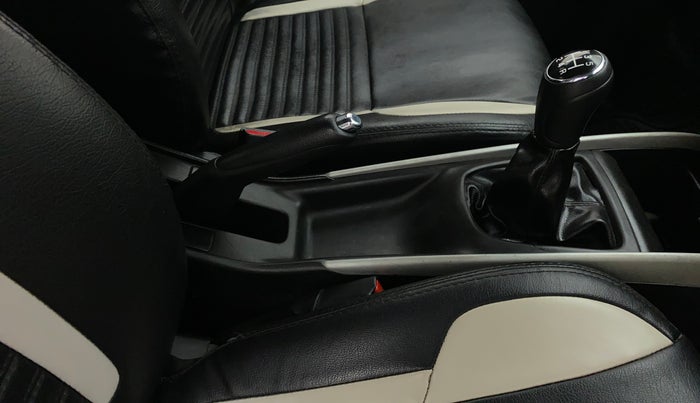 2016 Maruti Baleno DELTA PETROL 1.2, Petrol, Manual, 93,885 km, Gear Lever