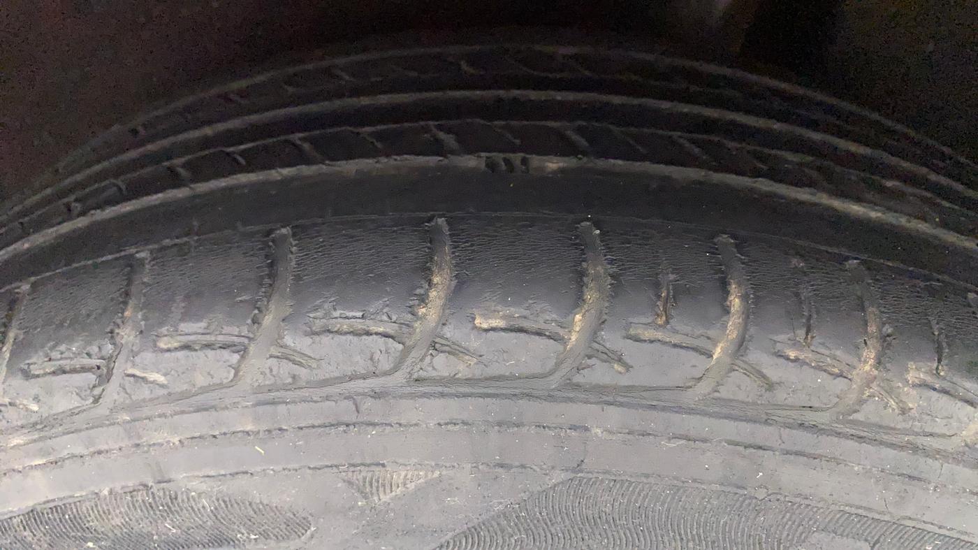 2016 Maruti Baleno DELTA PETROL 1.2, Petrol, Manual, 93,885 km, Left Rear Tyre Tread