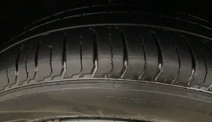 2023 Hyundai NEW I20 SPORTZ 1.2 IVT, Petrol, Automatic, 25,894 km, Left Front Tyre Tread