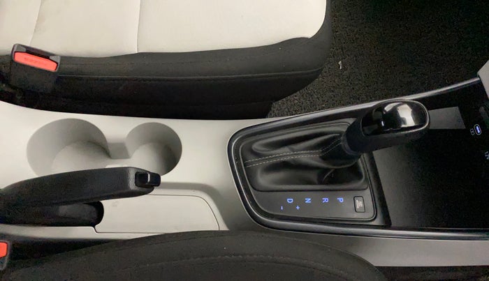 2023 Hyundai NEW I20 SPORTZ 1.2 IVT, Petrol, Automatic, 25,894 km, Gear Lever