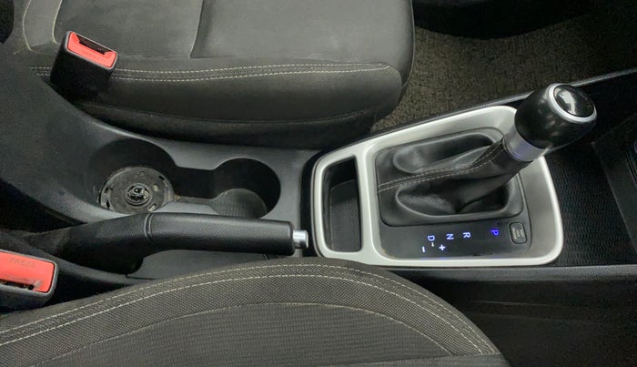2019 Hyundai VENUE SX PLUS 1.0 TURBO DCT, Petrol, Automatic, 79,667 km, Gear Lever