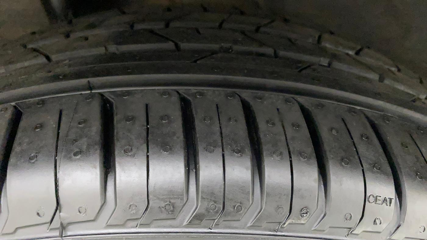 2019 Hyundai VENUE SX PLUS 1.0 TURBO DCT, Petrol, Automatic, 79,667 km, Right Rear Tyre Tread