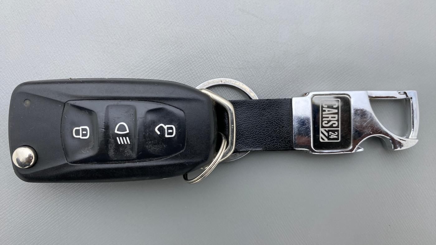 2018 Tata Tiago XZ 1.2 REVOTRON, Petrol, Manual, 84,203 km, Key Close Up