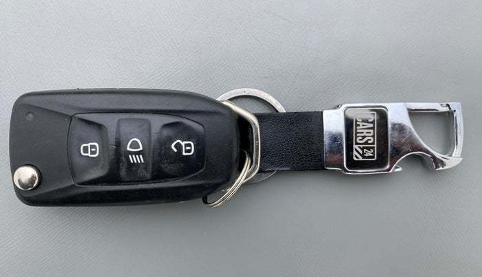 2018 Tata Tiago XZ 1.2 REVOTRON, Petrol, Manual, 84,203 km, Key Close Up